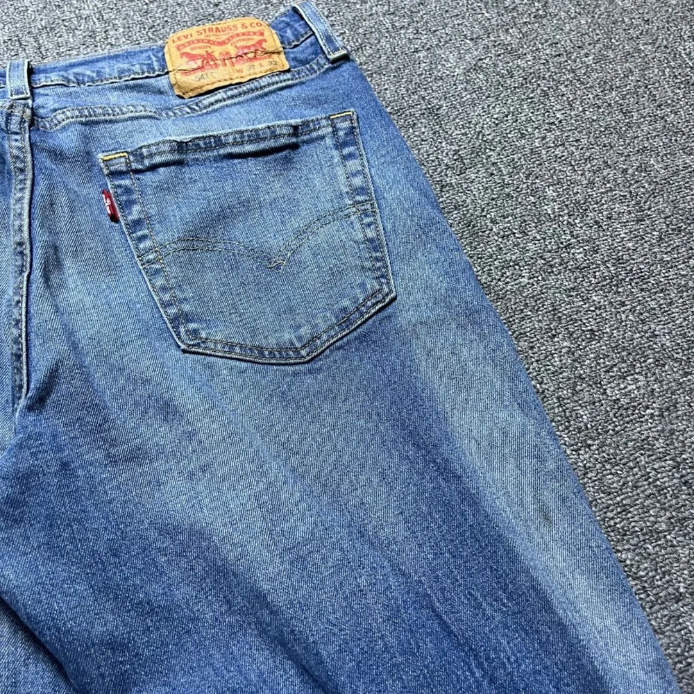 Levi's 541 Athletic Taper Jeans 32x32 Blue Medium Wash Denim Faded